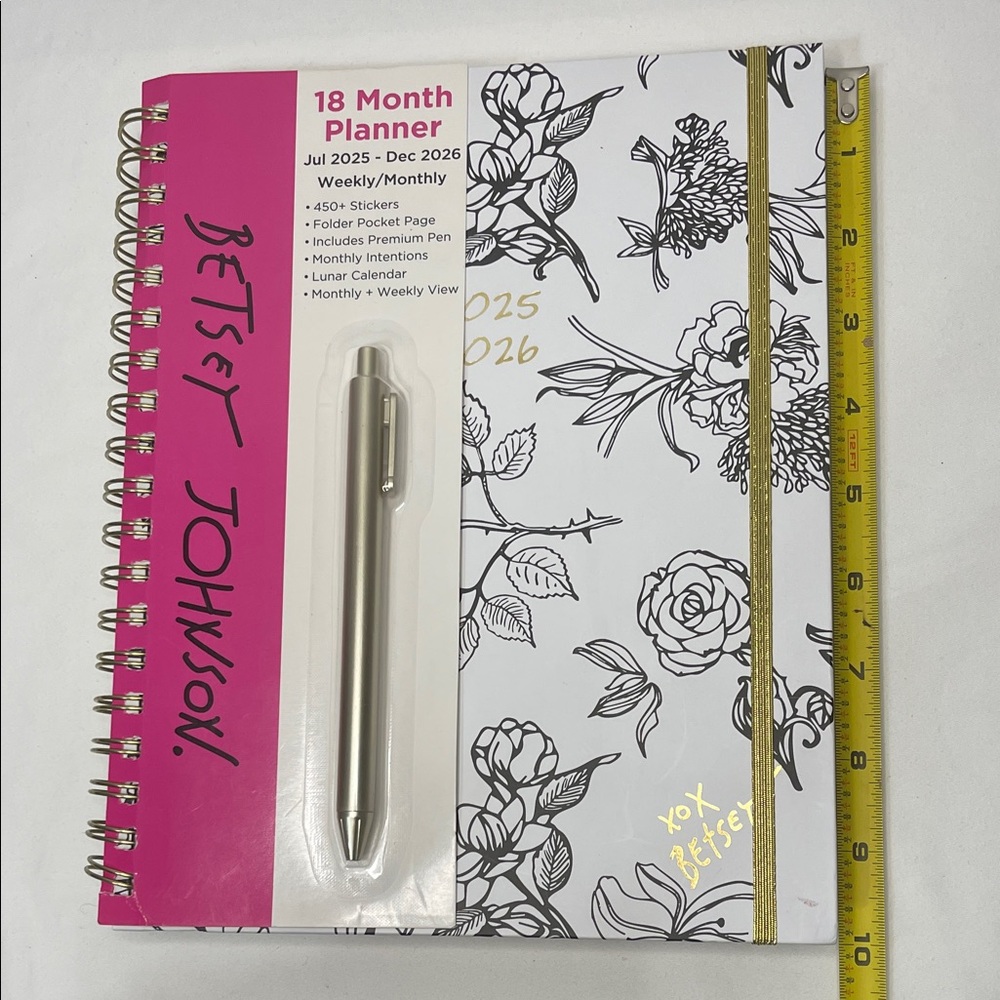 Betsey Johnson Pink and White Floral 2025 - 2026 Planner with Pen - Picture 15 of 16